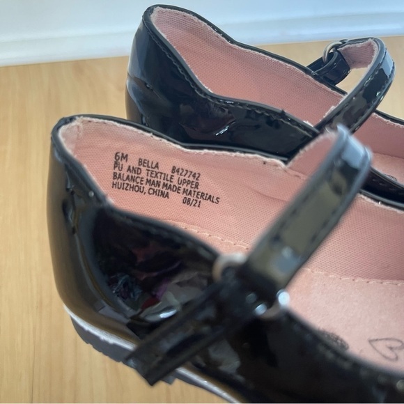 NWOT Olive & Edie Bella Mary Jane Flat Sandals Black Patent Leather Bow Detail - Picture 3 of 6